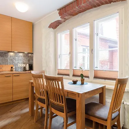 Rueuetli In Old Town *