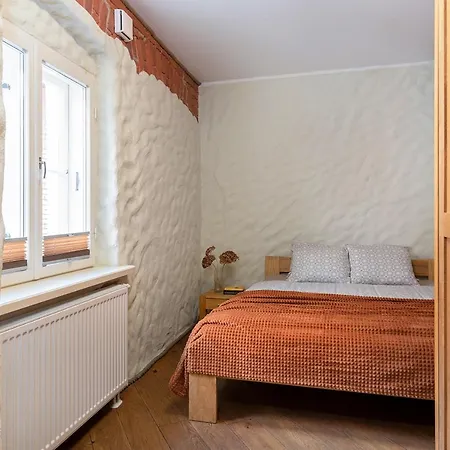 Rueuetli In Old Town Appartamento Tartu