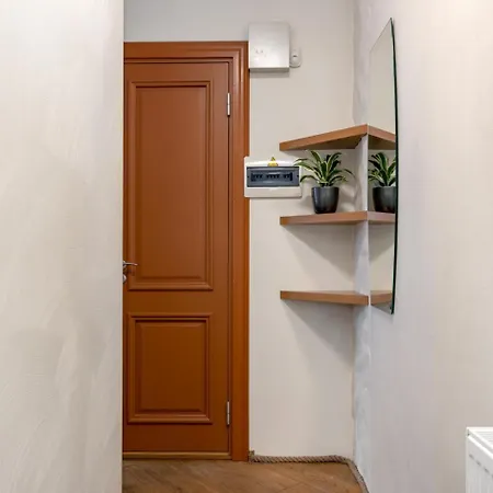 Rueuetli In Old Town Appartamento Tartu